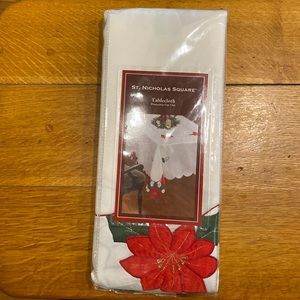 NWT St. Nicholas Square Oval tablecloth